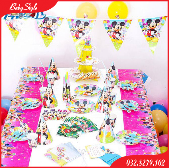 Bàn tiệc trang trí sinh nhật cho bé chủ đề chuột Mickey