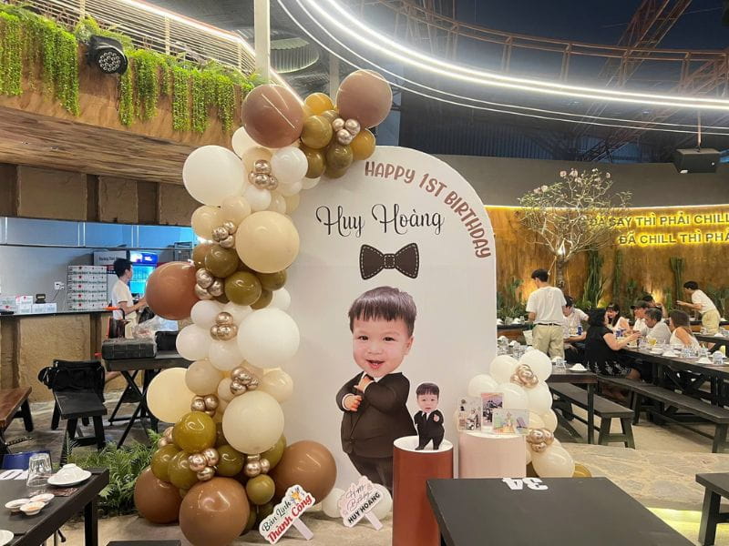 Trang trí sinh nhật cho bé chủ đề boss baby chữ U giá 1tr7