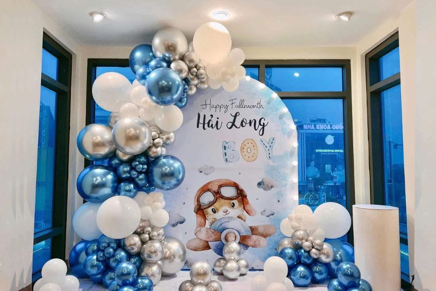 Trang trí sinh nhật cho bé phông chữ U giá 1tr7