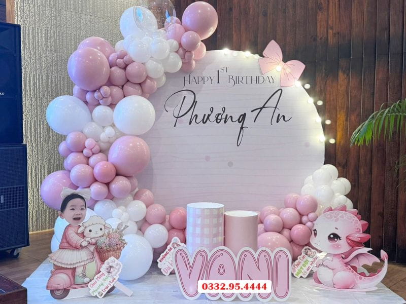 Trang trí sinh nhật cho bé gái với phông tròn giá 2tr3