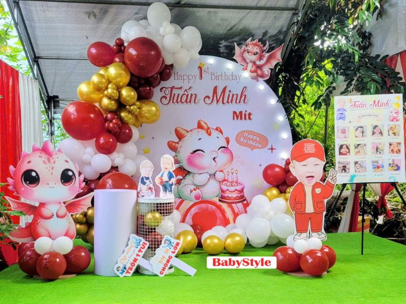 Trang trí sinh nhật bé trai với phông tròn giá 2tr6