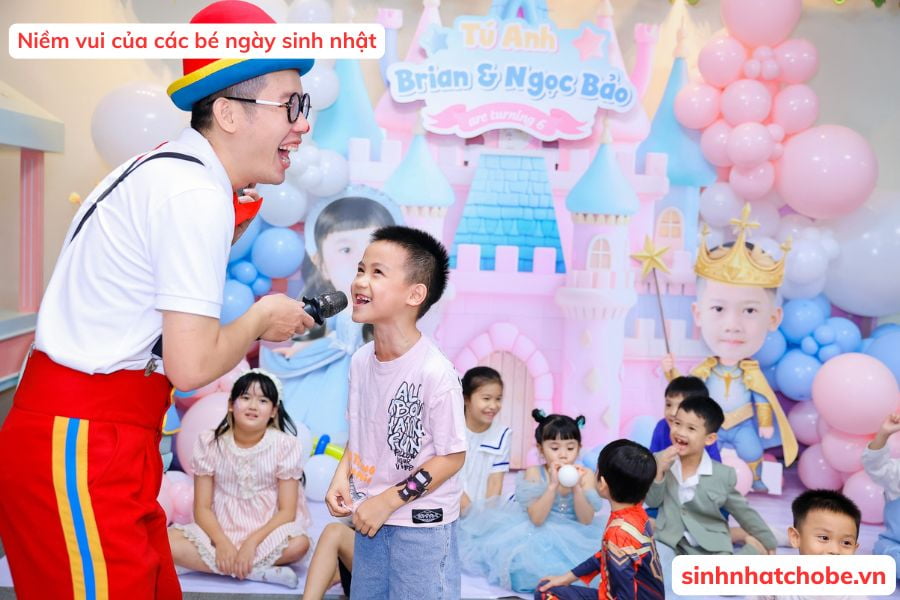 Niềm vui của các bé ngày sinh nhật
