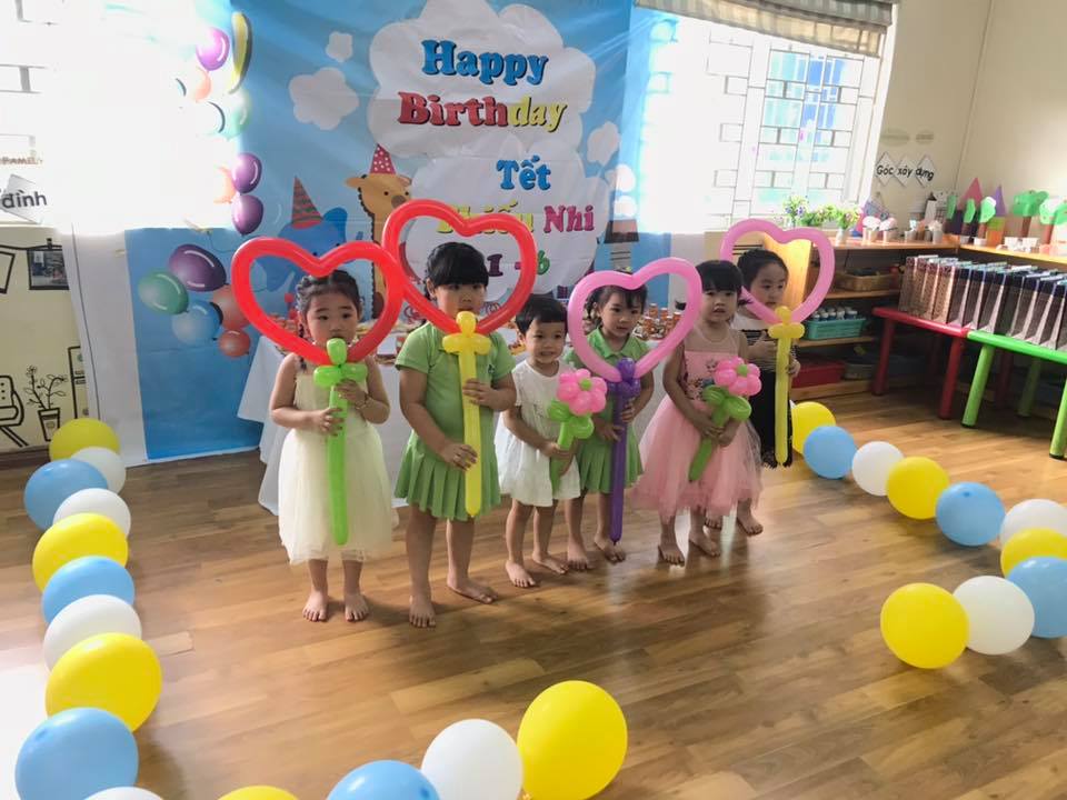 tổ chức các bữa tiệc sinh nhật cho bé tại lớp học