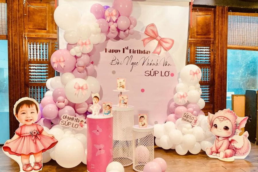 Trang tr&iacute; sinh nhật b&eacute; g&aacute;i Sữa 2tr7